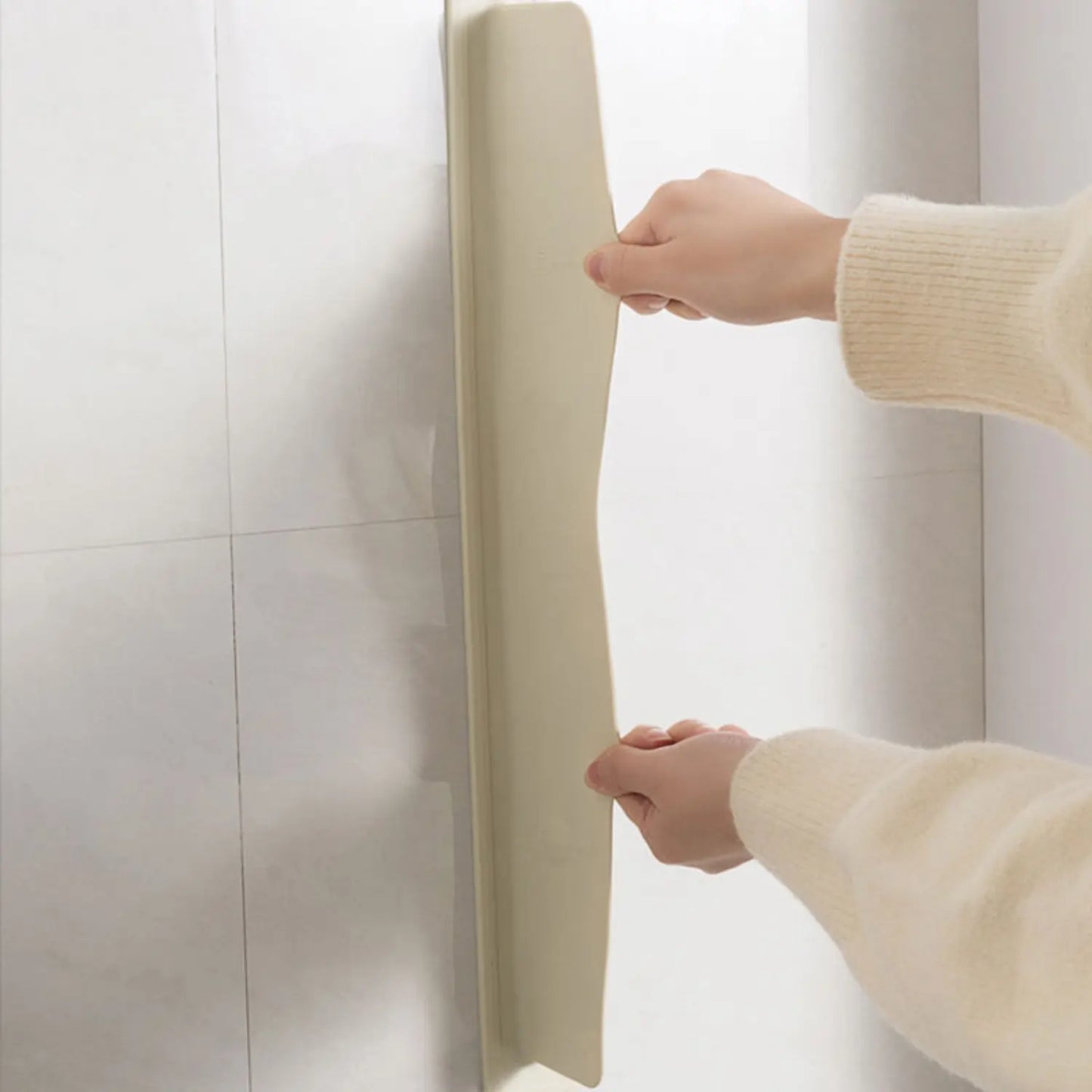 Modern Design Silicone Suction Cup Water Barrier Kitchen Sink Splash Guard for Wash Basin